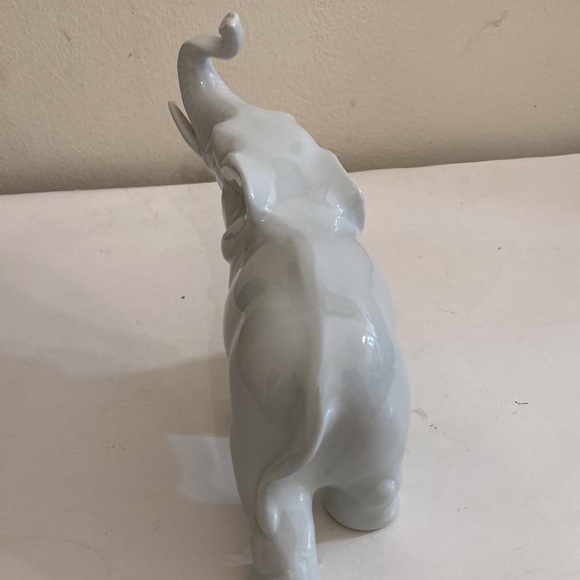 Vintage German Democratic Republic sticker white porcelain elephant - Picture 5 of 11